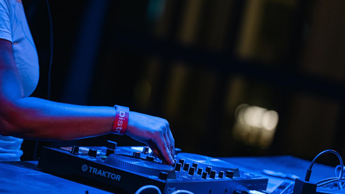 Aurora Mora i el seu Sampleòpolis, a la I Festa pel Valencià d'elDiario.es.