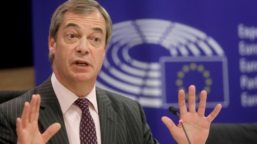 El polémico eurodiputado británico pro "brexit" Nigel Farage, en una comparecencia este miércoles en Bruselas.