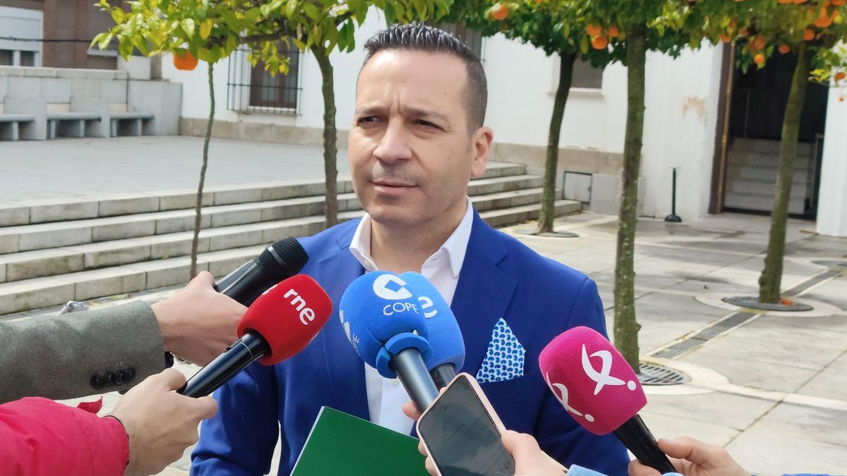 El portavoz de Vox en la Asamblea de Extremadura, Óscar Fernández,