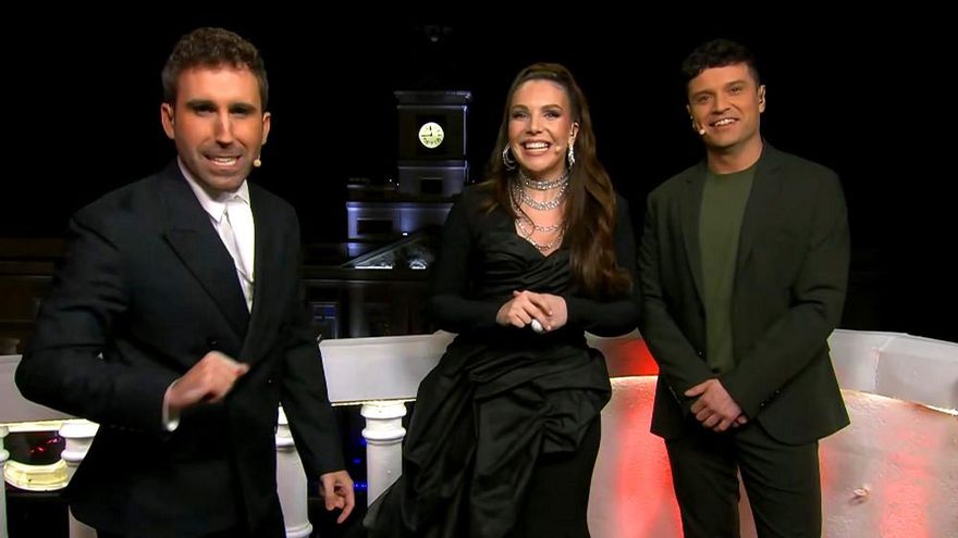 RTVE dio sus preúvas con indirectas a Ayuso y Ábalos, e ironía de Inés Hernand ante las críticas: "La tele del régimen"