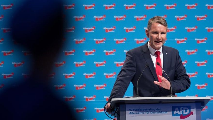 Los conservadores bávaros mantienen su espada de Damocles migratoria sobre Merkel