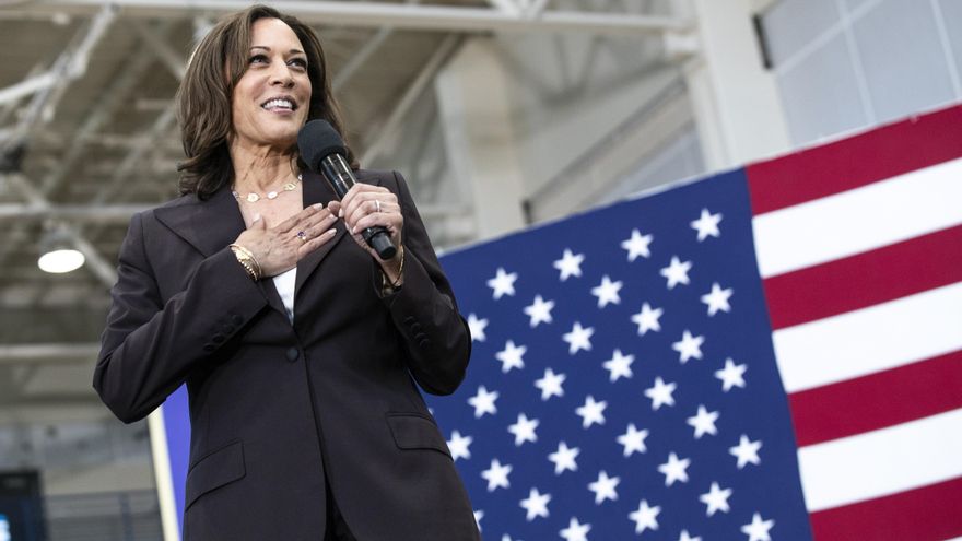 Fotografía fechada el 19 de mayo del 2019 de Kamala Harris, candidata a la vicepresidencia, en Los Ángeles, California (EE. UU).EFE/ Etienne Laurent