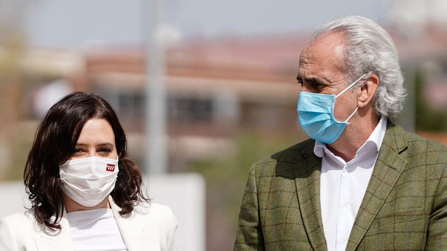 La presidenta de la Comunidad de Madrid, Isabel Díaz Ayuso, y el consejero de Sanidad, Enrique Ruiz Escudero.