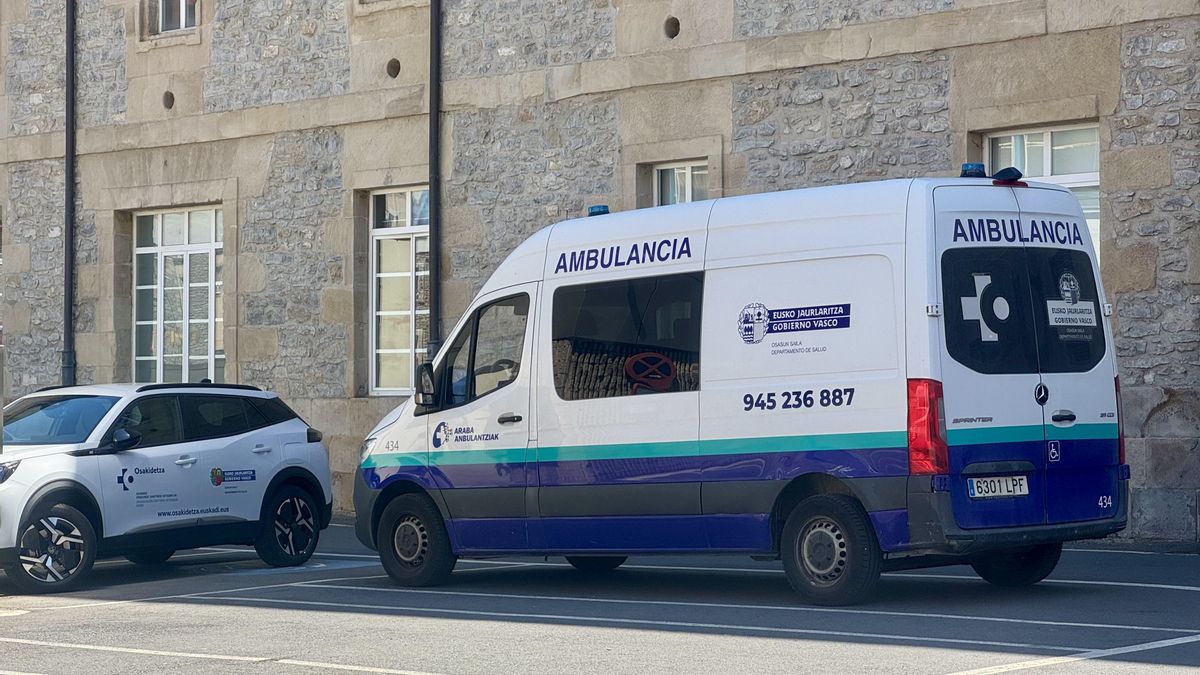 Osakidetza ultima el contrato para regularizar el servicio de ambulancias tras el fiasco de Grup La Pau en 2024