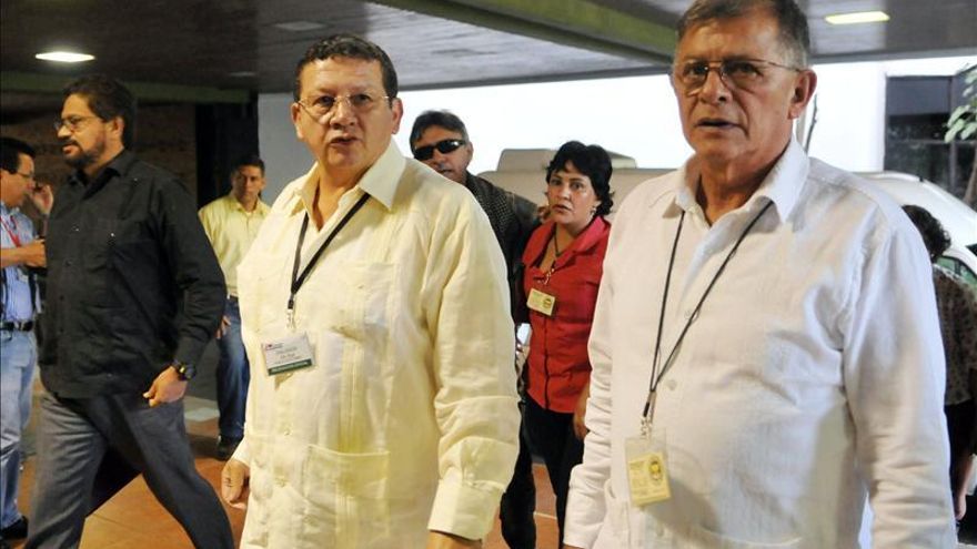 Las FARC esperan que Santos siga defendiendo el proceso de paz en la campaña de reelección