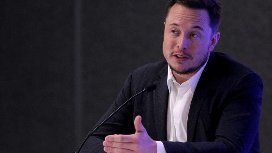 Ford responde a Elon Musk y le recuerda que la marca "funciona como un reloj"