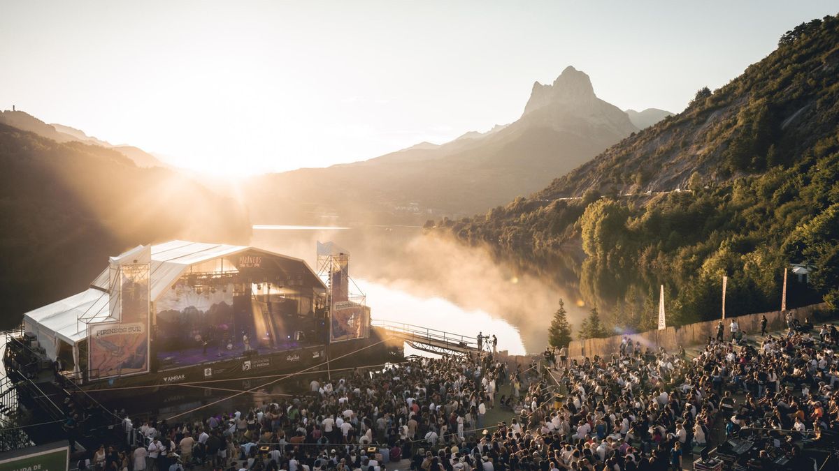 Música, montaña y un escenario flotante: otro año del legendario y renovado Pirineos Sur