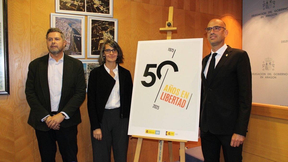 Presentación de los actos por los 50 años de democracia, en la sala de prensa de la Delegación del Gobierno en Aragón.