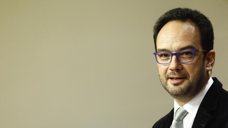 El PSOE insiste en pedir el apoyo a Podemos: "Pablo, escucha a Carmena"