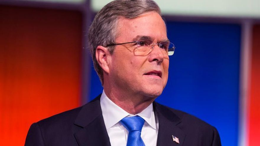 "Extenuante", dice Jeb Bush sobre el primer semestre de Trump en el poder