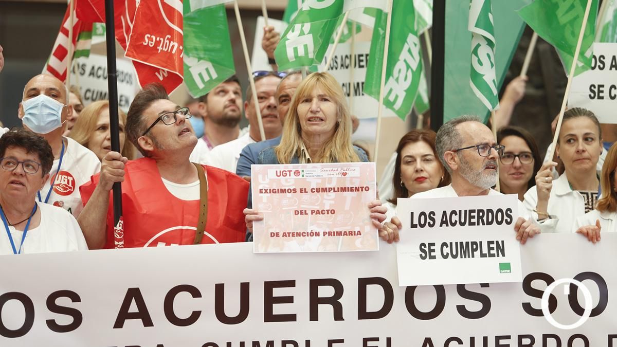 Concentración para exigir mejoras para la Atención Primaria y la aplicación de la carrera profesional en el SAS