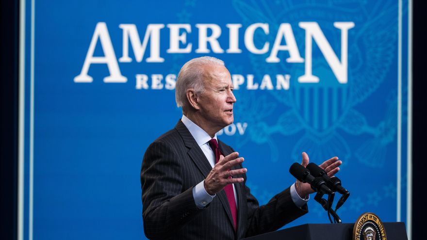 El presidente de Estados Unidos, Joe Biden, fue registrado este lunes al anunciar el Programa de Protección de las Nóminas (Paycheck Protection Program - PPP, en inglés), en Washington DC (EE.UU.). EFE/Jim Lo Scaslzo