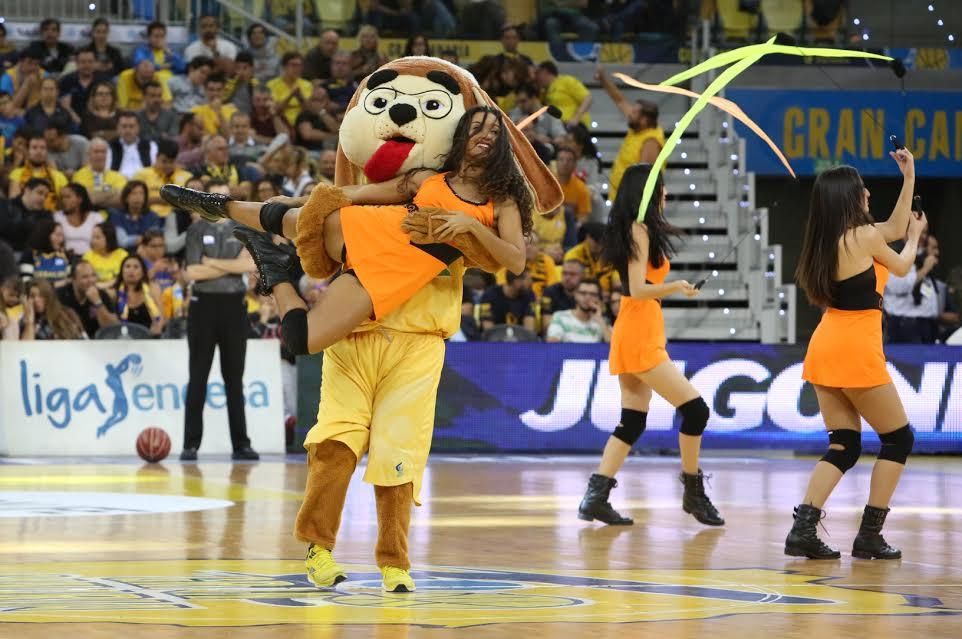 Partido entre el Gran Canaria y el FC Barcelona. (ALEJANDRO RAMOS)