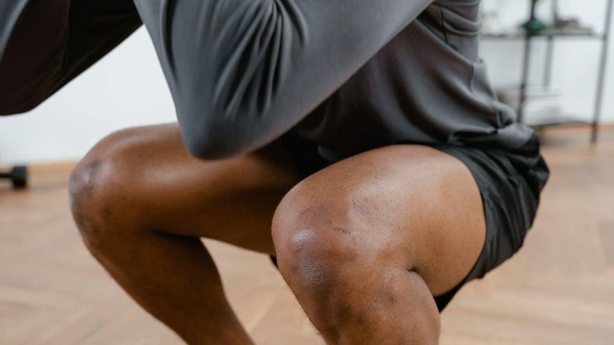 ¿Te cuesta hacer una sentadilla? Prueba practicando antes estos ejercicios de flexibilidad