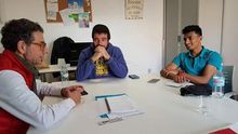 Imagen extraída de la página web de la asociación Ujec, a la derecha Giyaur