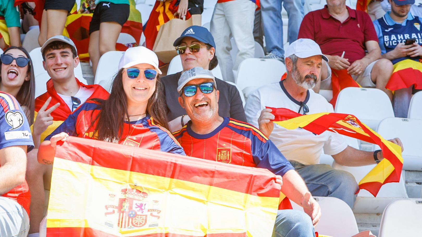 Afición en el partido de la selección femenina  España - Ucrania