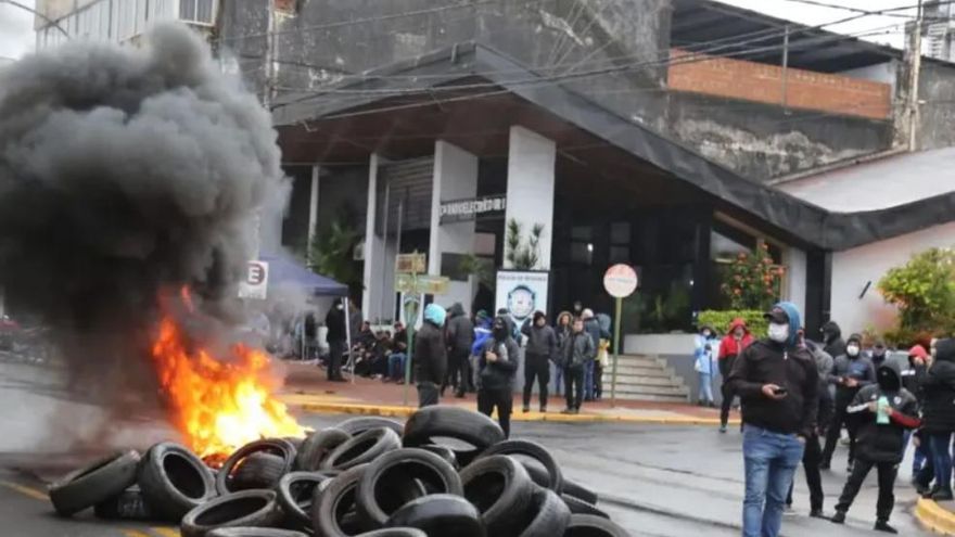 El reclamo salarial de los estatales misioneros desafía la cintura política de Rovira y pone en jaque a la provincia