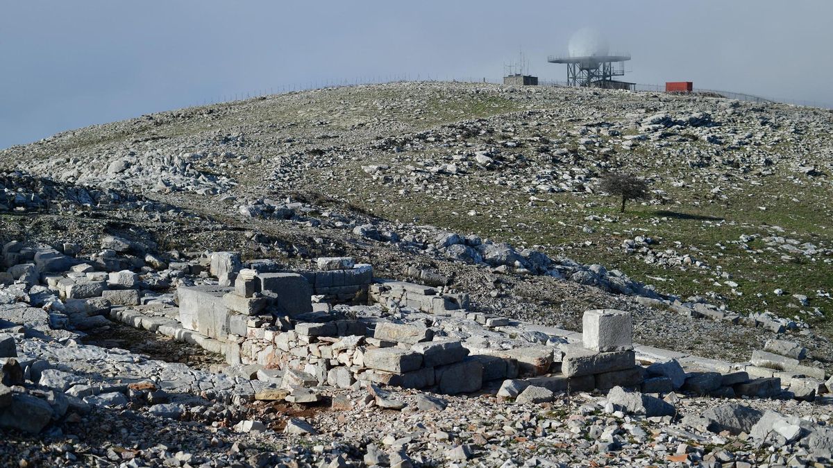 Restos del templo micénico dedicado a Zeus en Attaviros.