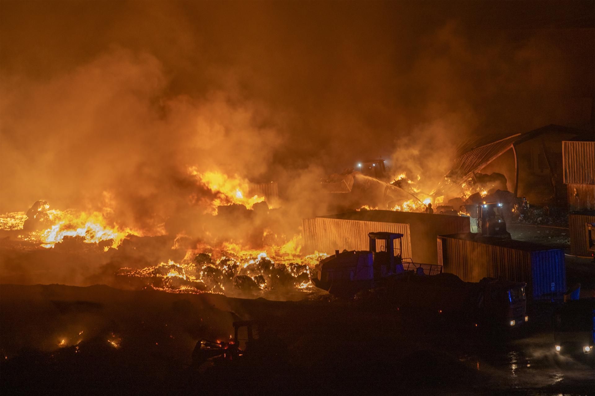 El incendio del vertedero de Lanzarote. EFE/Adriel Perdomo