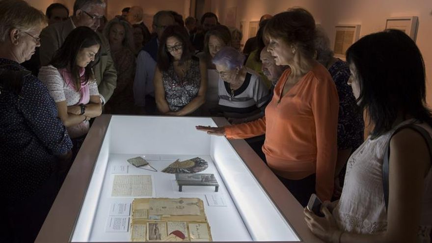 Emilia Cortés, en una imagen de archivo sobre una exposición sobre Zenobia Camprubí.