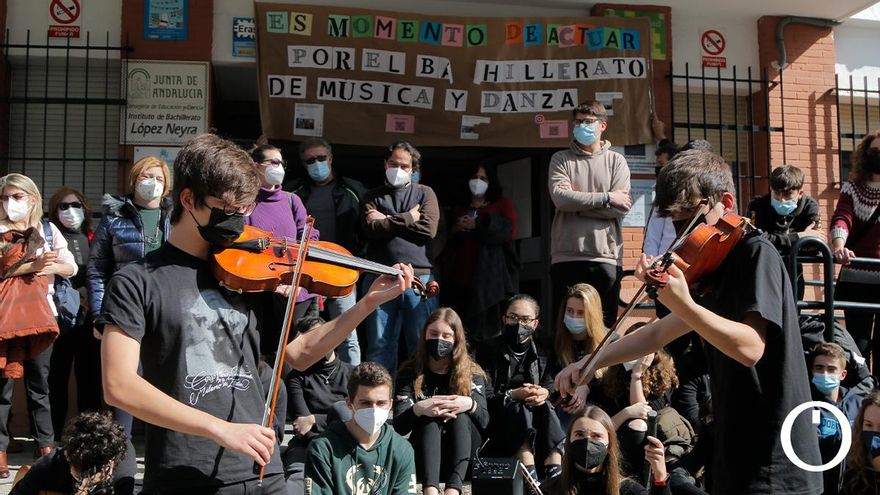 Los alumnos del Conservatorio piden una solución: "No sabemos qué va a pasar con nuestro futuro"