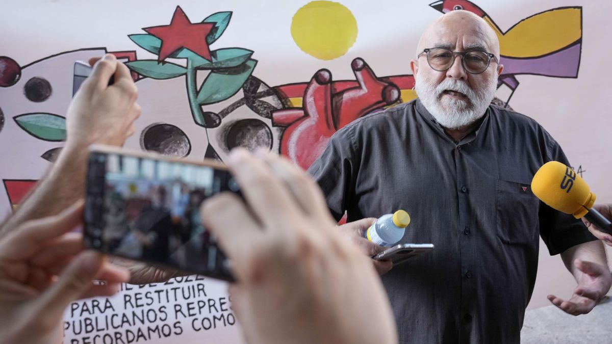 El artista de Valladolid al que borraron su mural a los represaliados del franquismo pide en el juzgado su restitución