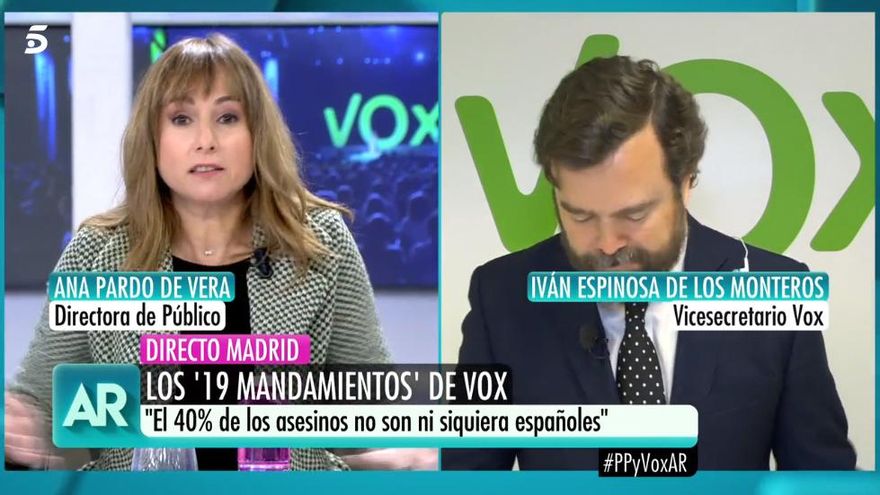 Espinosa de los Monteros, mirando al suelo en su primer momento indignado