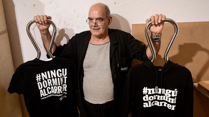 El sinhogarismo se cronifica en Barcelona: “Si ya es difícil salir de la calle, imagina hacerlo en una pandemia”