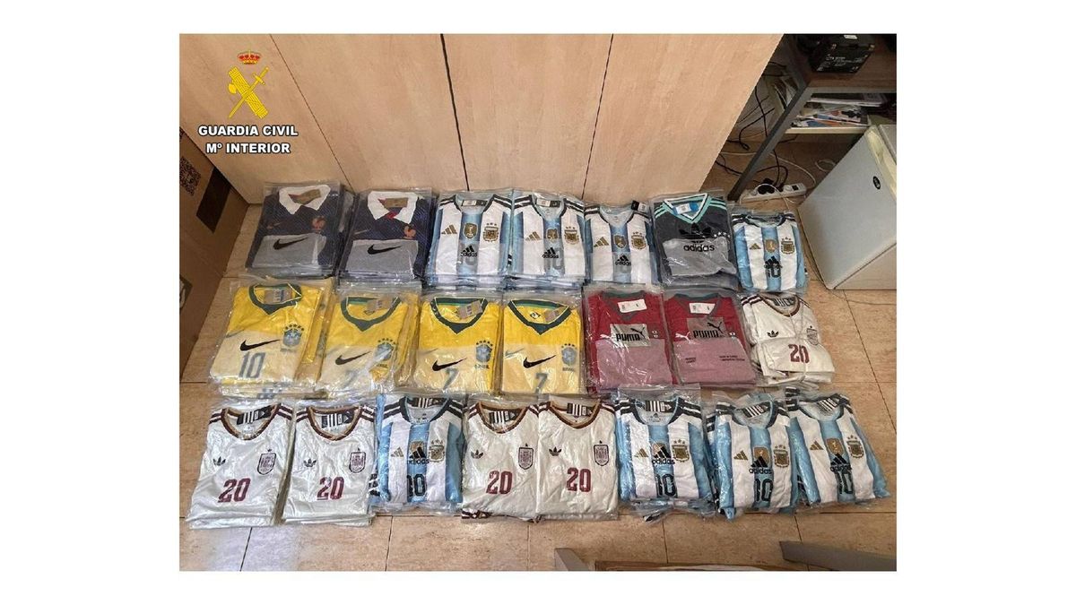 La Guardia Civil intercepta en Palencia 270 camisetas de fútbol falsificadas con un valor de 28.000 euros