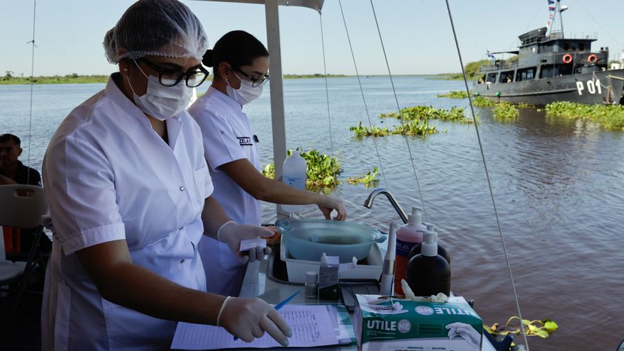 Buque hospital atiende unas 1.500 personas en zona afectada por lluvias en Chaco paraguayo