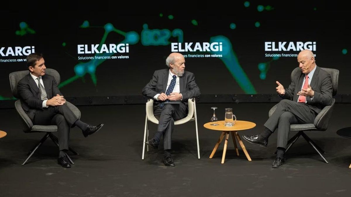 A la izquierda de la imagen, Carlos Torres Vila, y a la derecha, José Manuel Campa.