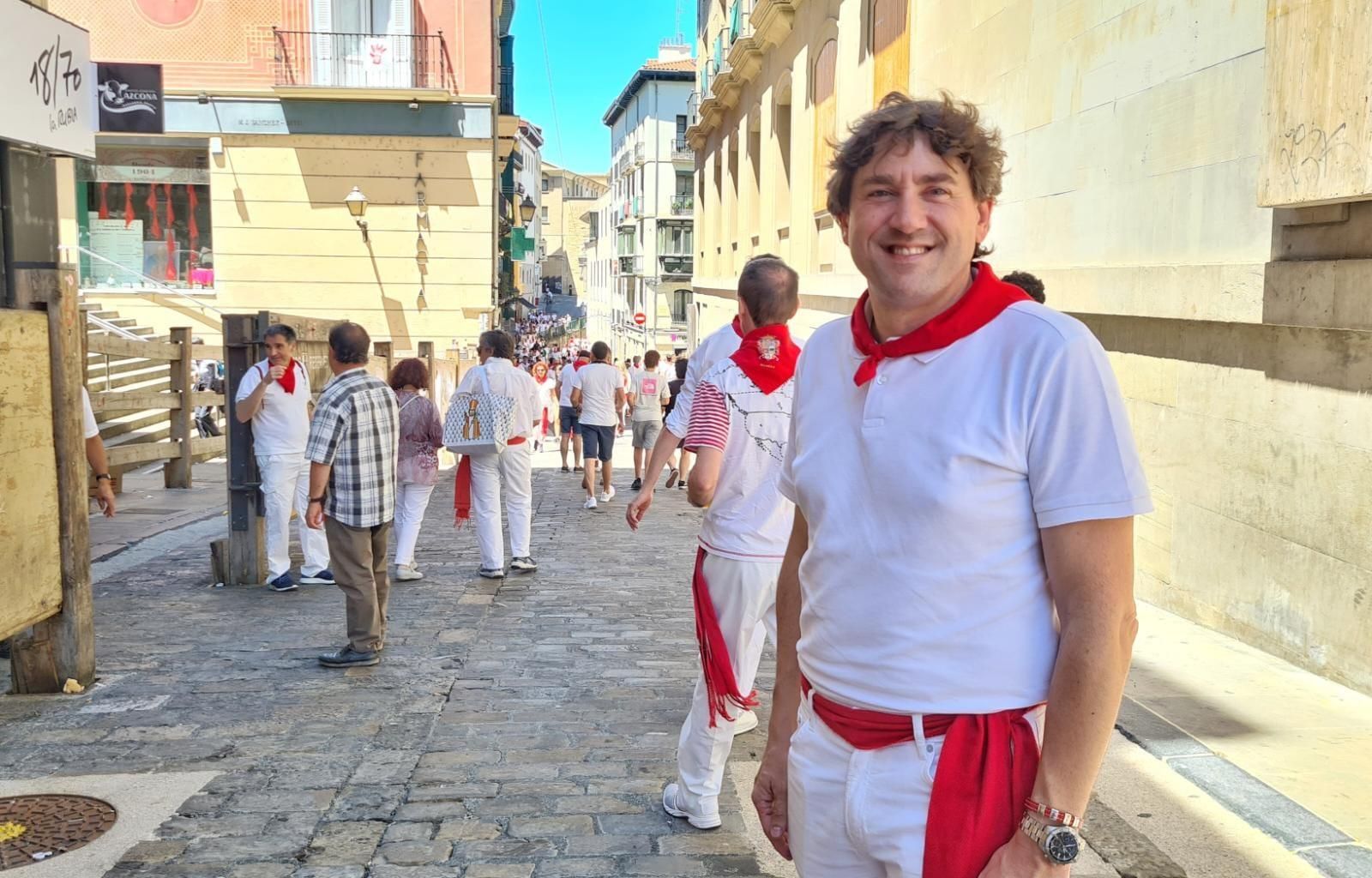Eneko Andueza en la cuesta de Santo Domingo de Pamplona.