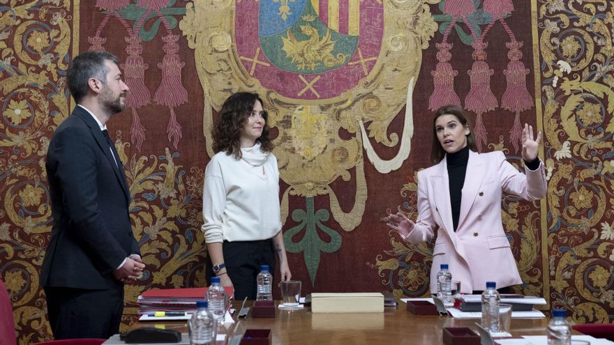 La presidenta de la Comunidad de Madrid, Isabel Díaz Ayuso, el consejero de Presidencia y la alcaldesa de Alcalá de Henares