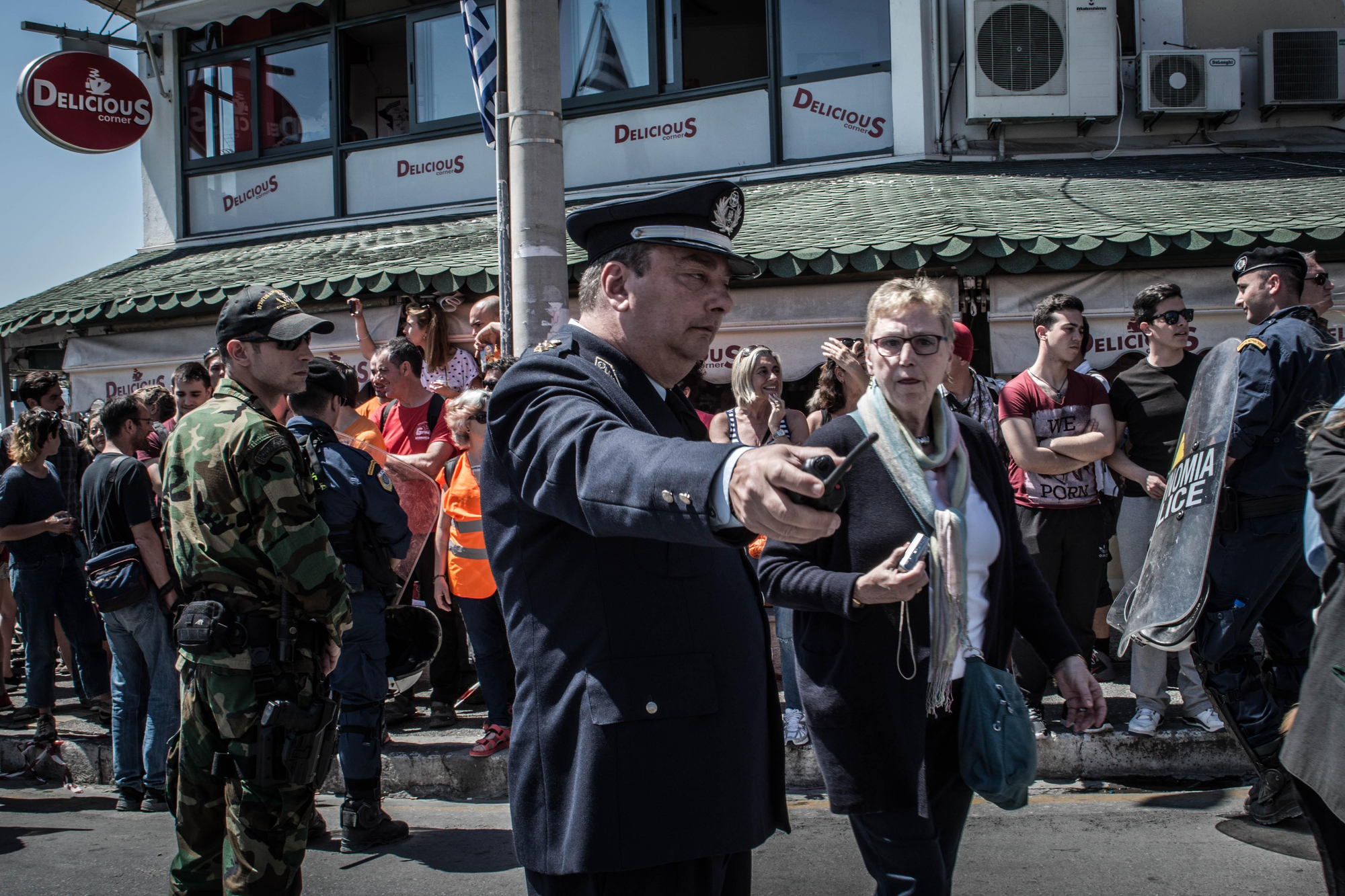 Protesta en el puerto de Mytilini, en la isla de Lesbos