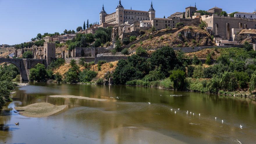 La Confederación Hidrográfica del Tajo estudia la "bajada singular" del caudal a su paso por Toledo