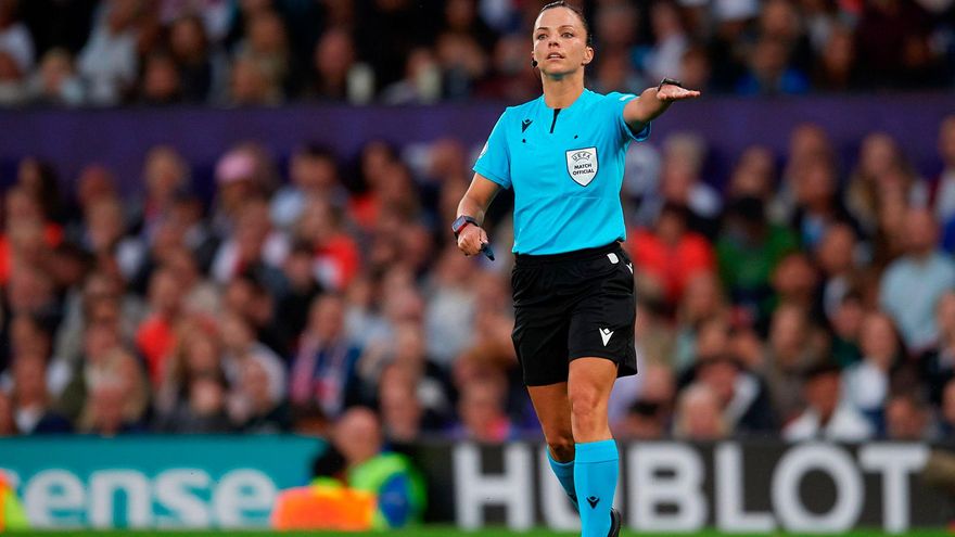 La colegiada del Comité Tinerfeño Marta Huerta, primera mujer que arbitrará en Segunda División