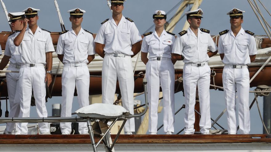 El Juan Sebastián Elcano se despide de Colombia y zarpa hacia Santo Domingo