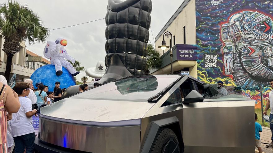 "Vaqueros espaciales": con un festival, la ciudad vecina de SpaceX da su respaldo a Musk