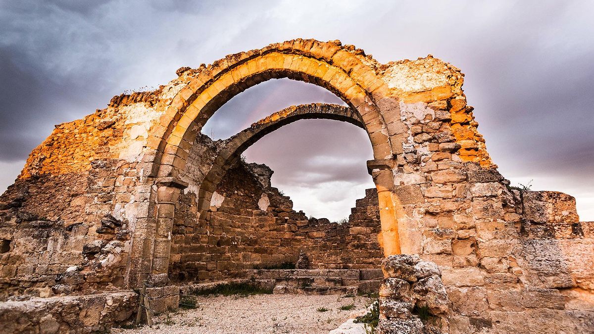 De 33 hectáreas y una gran planificación urbanística, es considerada la única ciudad medieval levantada desde cero en toda Europa