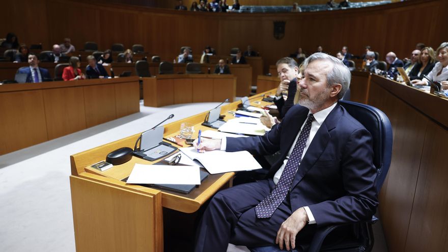 El presidente Jorge Azcón en las Cortes de Aragón.