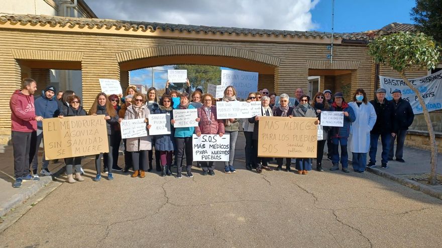 “No podemos darte cita”: la situación insostenible para trabajadores y pacientes en Ejea con esperas de dos meses