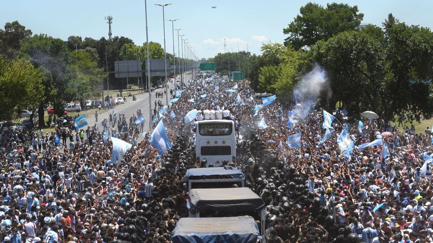 Hora por hora, el conflicto que impidió la vuelta olímpica en micro de la Scaloneta