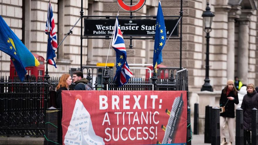 Cinco años de Brexit, el pinchazo que ha hundido poco a poco al Reino Unido en medio de la decepción popular