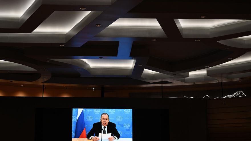 El Ministro de Relaciones Exteriores de Rusia, Sergei Lavrov, se dirige por un mensaje de video pregrabado a la Conferencia de Desarme en Ginebra, Suiza, este martes. EFE/EPA/FABRICE COFFRINI / POOL