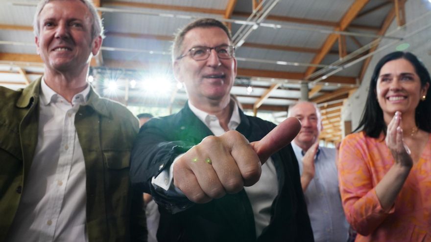 Feijóo participa en un acto político en Santiago.