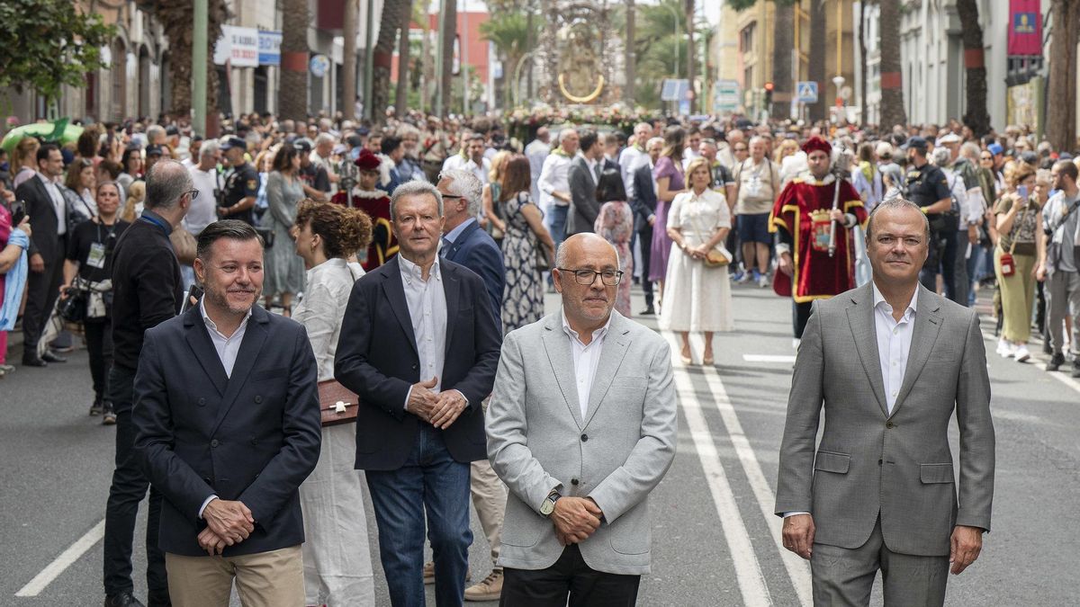 Antonio Morales, con la imagen de virgen del Pino detrás, este sábado.