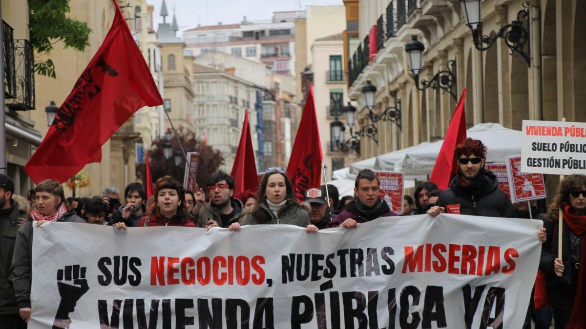 La manifestación del Sindicato de Vivienda recorre Logroño contra "un modelo que convierte un derecho básico en un negocio"