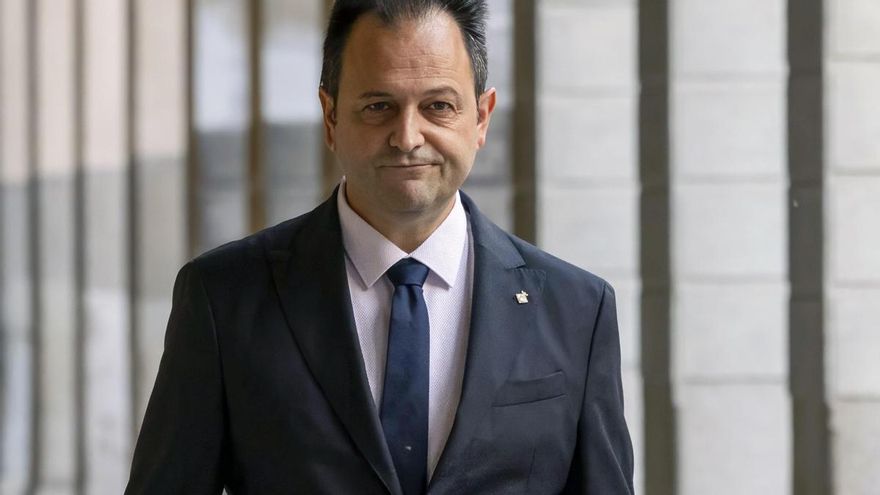 El presidente de Formentera se aferra al cargo tras ser expulsado de su partido por pedir un sobresueldo de 4.000 euros al PP