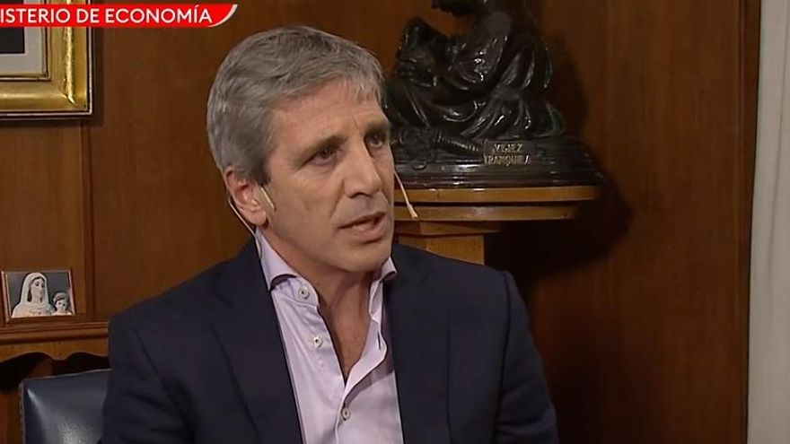 Blanqueo: Caputo dijo que quienes ingresen dólares al sistema bancario argentino "no van a pagar nada"