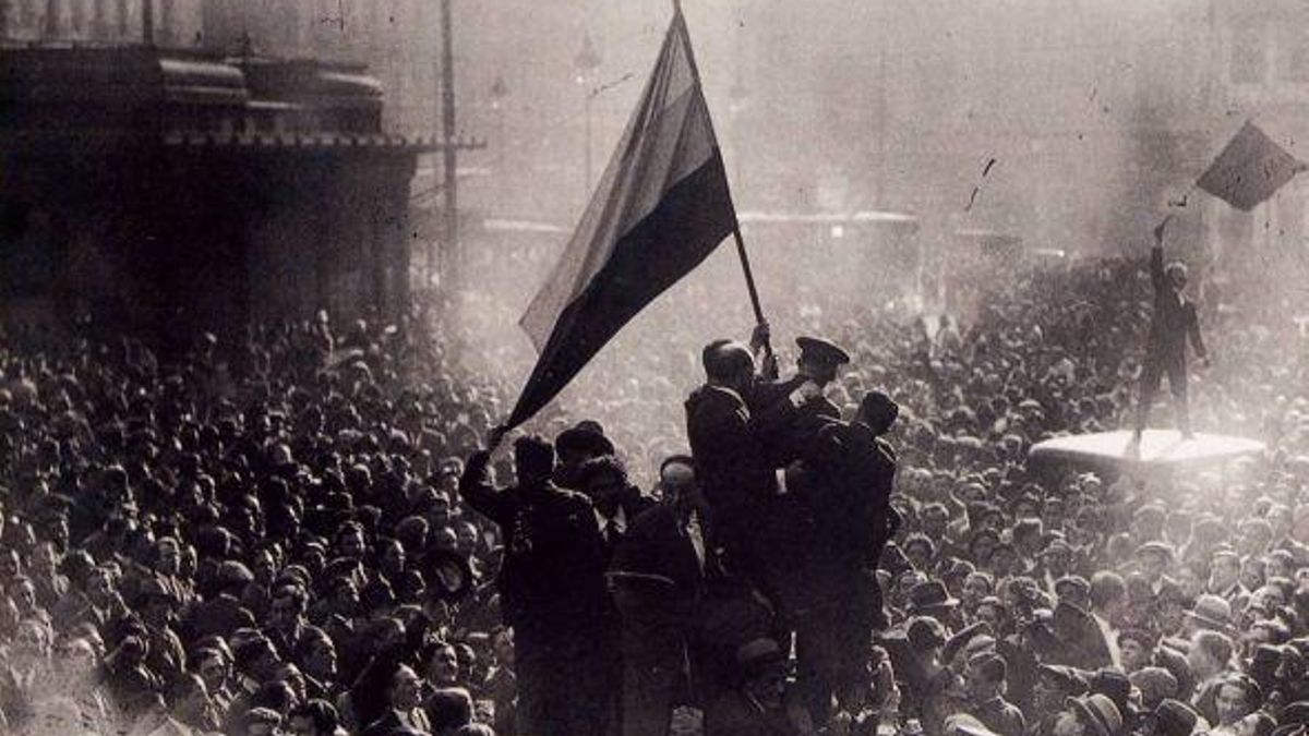 Espacio de poder y del pueblo: por qué la Puerta del Sol es el lugar de las algaradas y revoluciones en Madrid